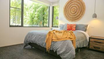 3 bedrooms, iron/ironing board, travel cot, free WiFi