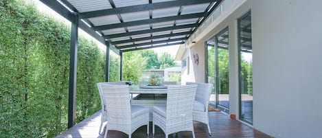 Outdoor dining