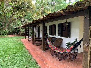 Property grounds - Beautiful house on the sand with pool and wonderful views of Ilhabela! (São Sebastião)