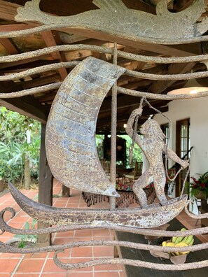 Exterior detail - Beautiful house on the sand with pool and wonderful views of Ilhabela! (São Sebastião)