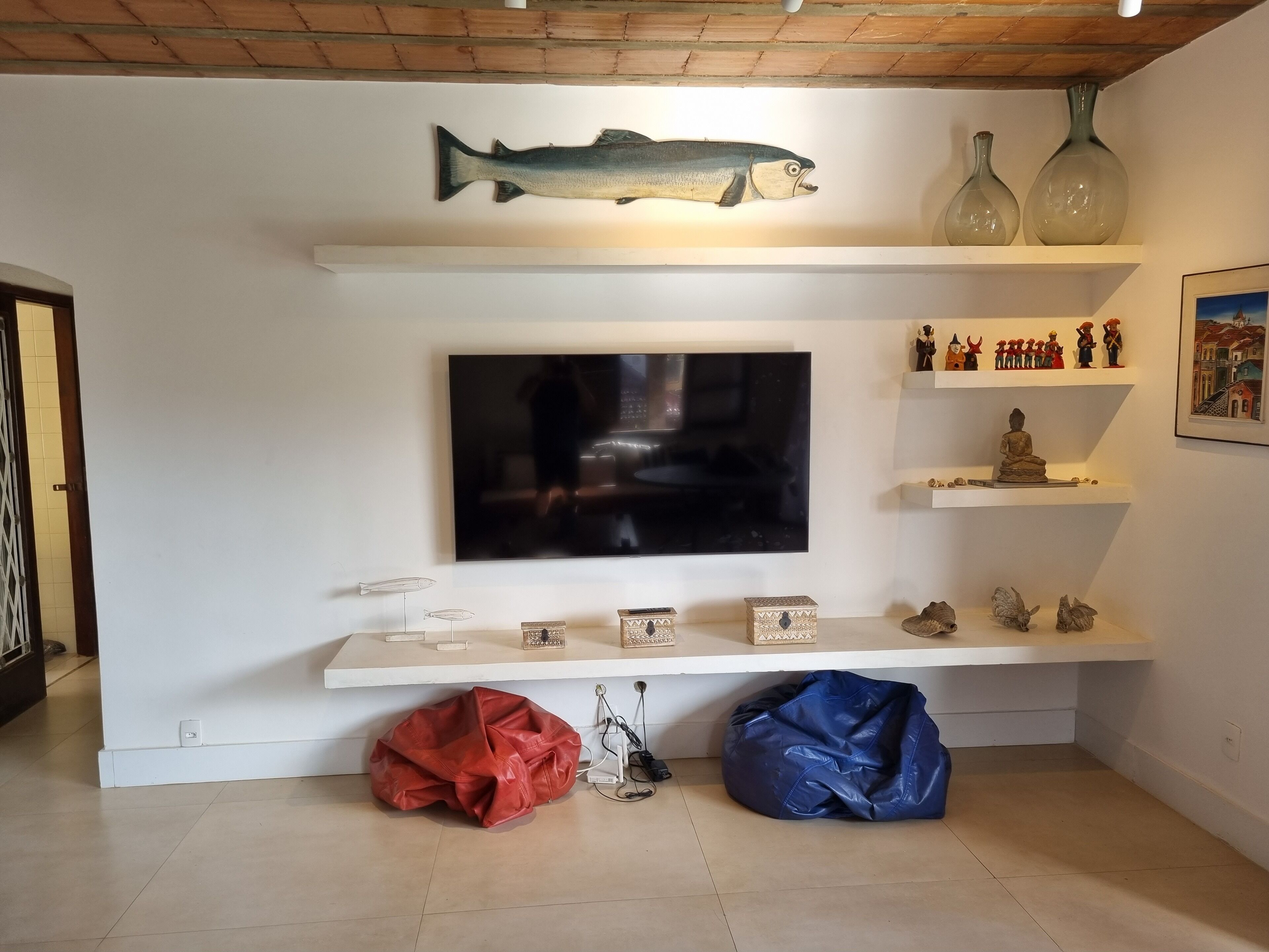 Beachfront house with pool and barbecue