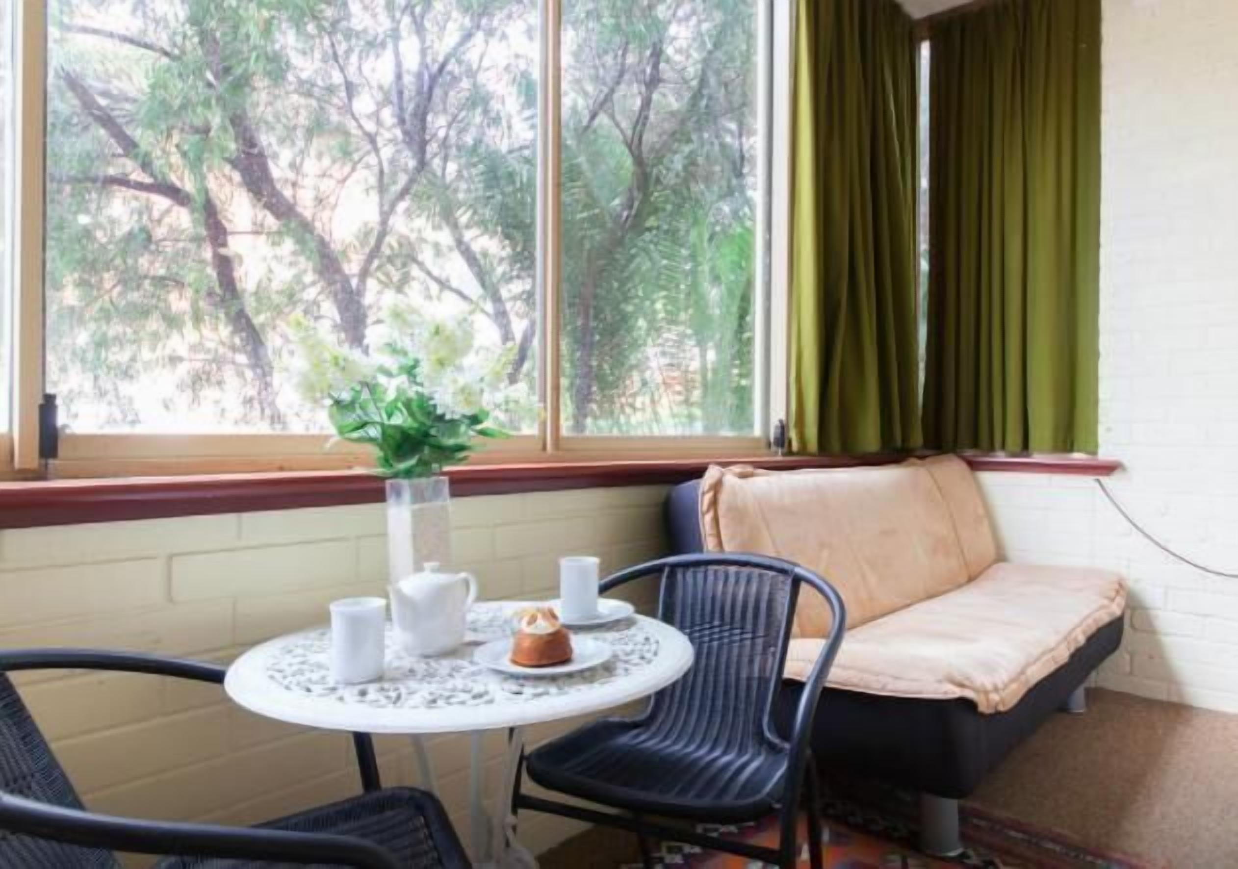 B2 Walk to UWA close to SCGH & CBD — image 17