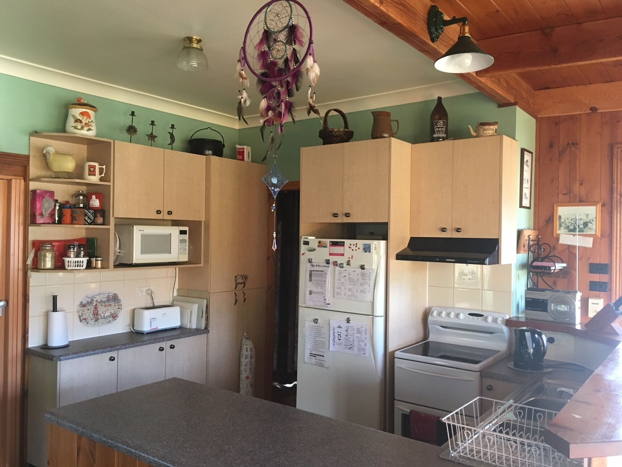 "The Kabahna".  Free Wi Fi, Wood fire, wood supplied.  A/C all rooms,  D/W. 