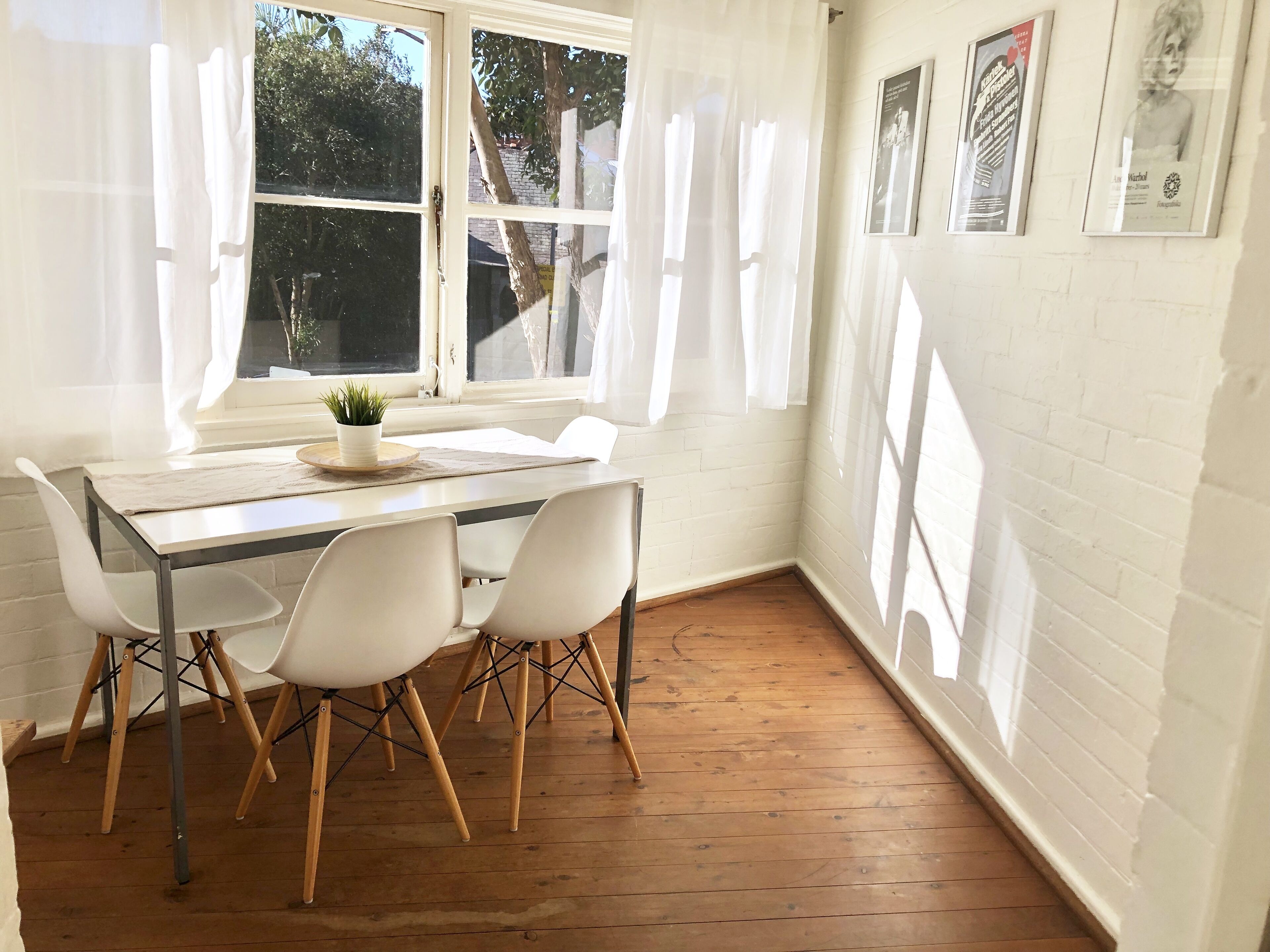 Free parking & 3 min walk to beach! — image 8