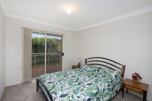 2 slaapkamers, een strijkplank/strijkijzer