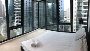 3 habitaciones, decoración personalizada y muebles diferentes