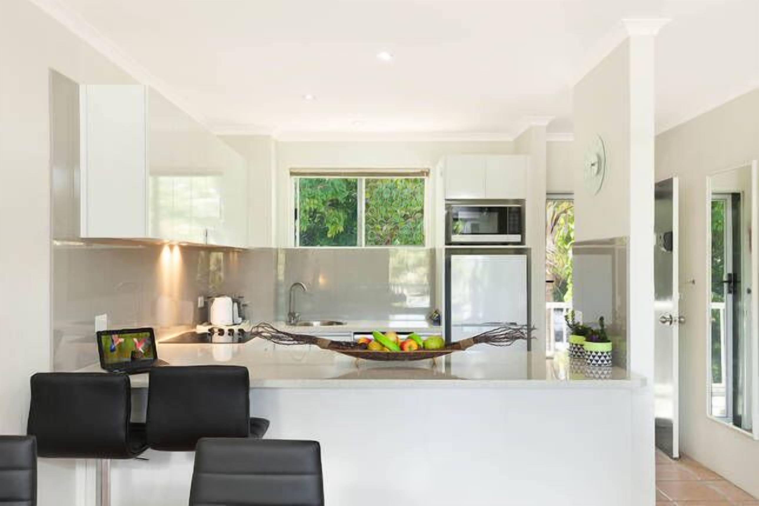 PARADISE IN THE TROPICS ~ PALM COVE