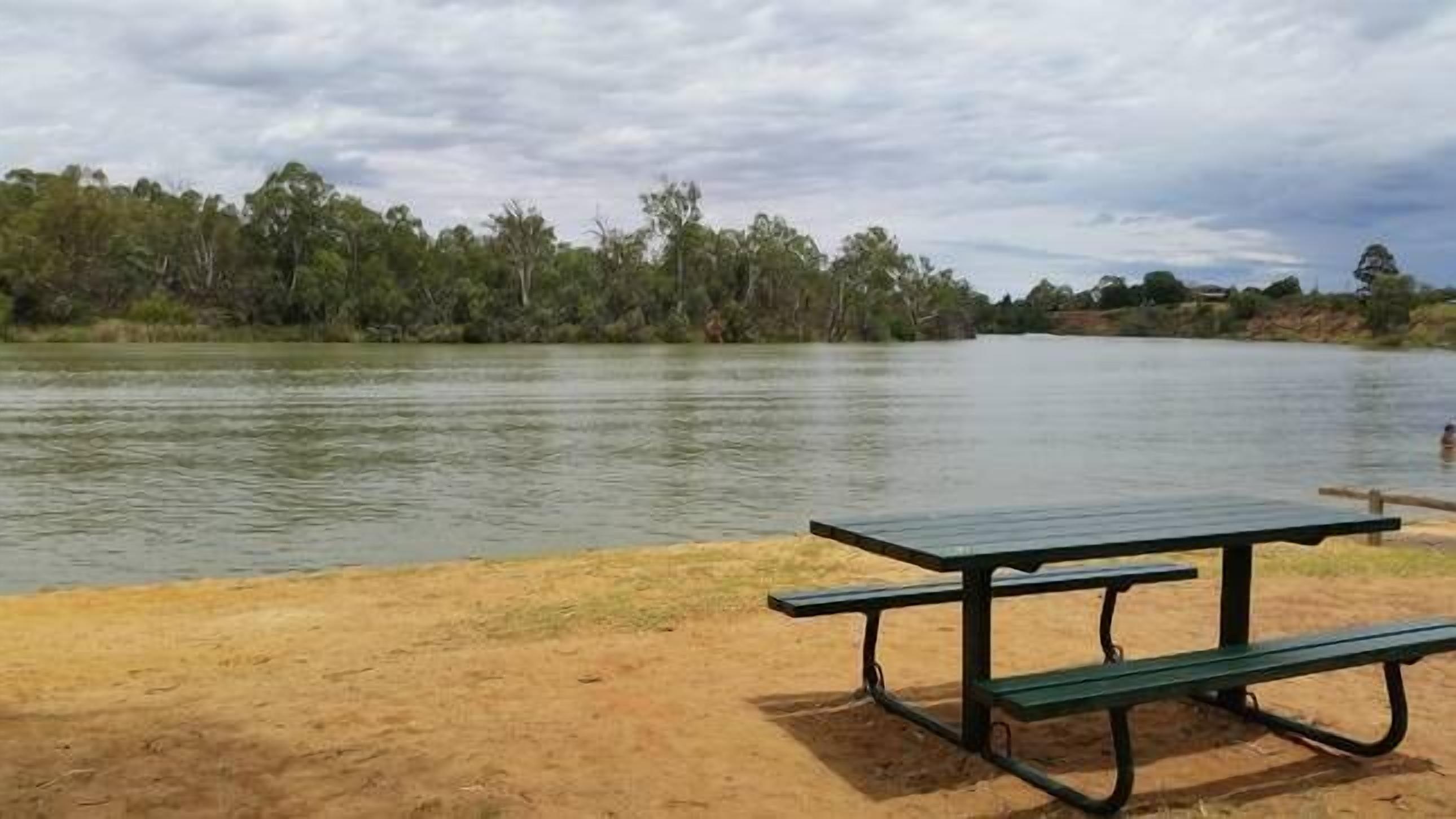 Gol Gol Holiday Apartments