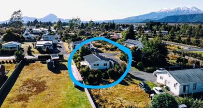 Cosy cottage with fantastic views of Ruapehu