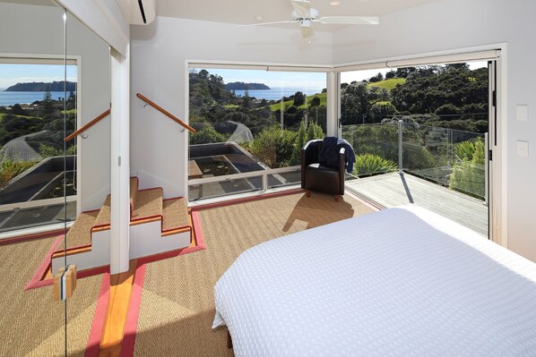 2 bedrooms, iron/ironing board, WiFi