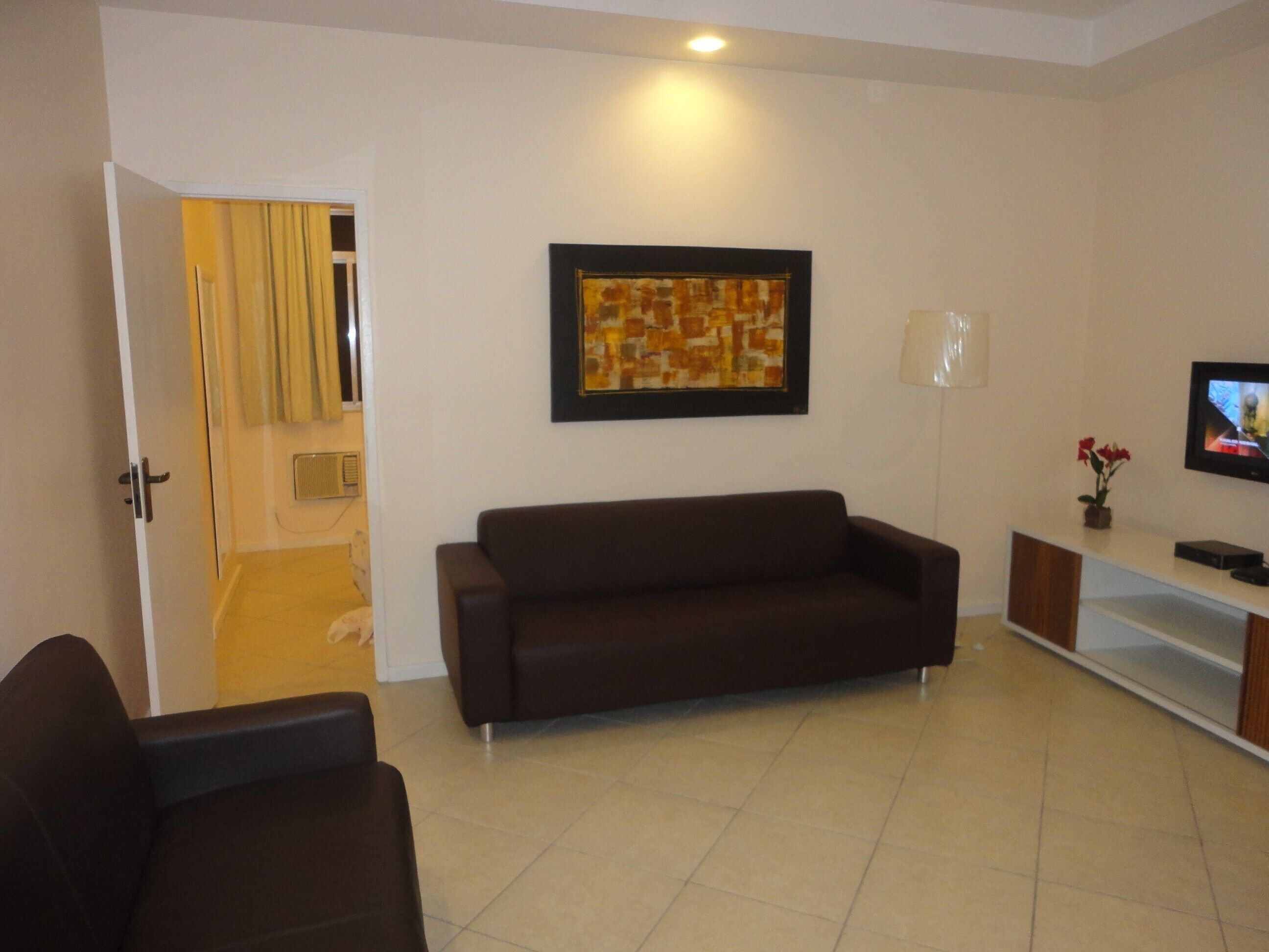 Apartment with sea view, 24 hours security, near Copacabana Palace