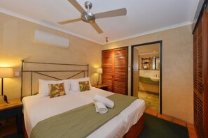 1 bedroom, iron/ironing board, free WiFi, bed sheets - Seascape Holidays Apartments at Villa San Michele One Bedroom Standard (Douglas)