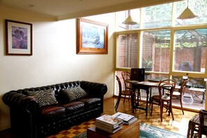 Flat-screen TV, DVD player, stereo