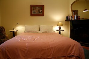 2 chambres, fer et planche à repasser, draps fournis