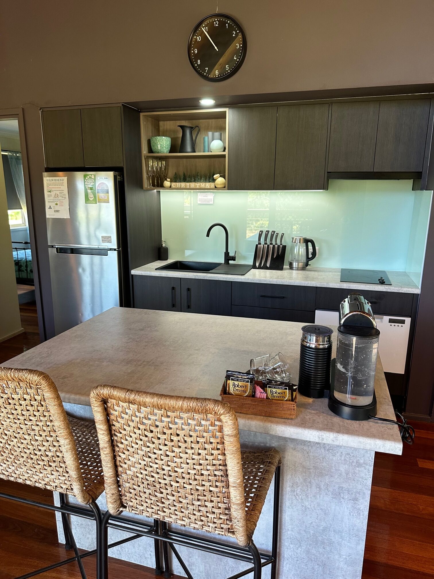 Kitchen with freestanding island bench