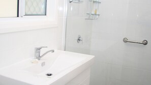 Shower, hair dryer, towels, soap - API Leisure & Lifestyle St Helens (St Helens)