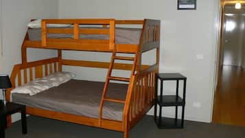 3 bedrooms, iron/ironing board