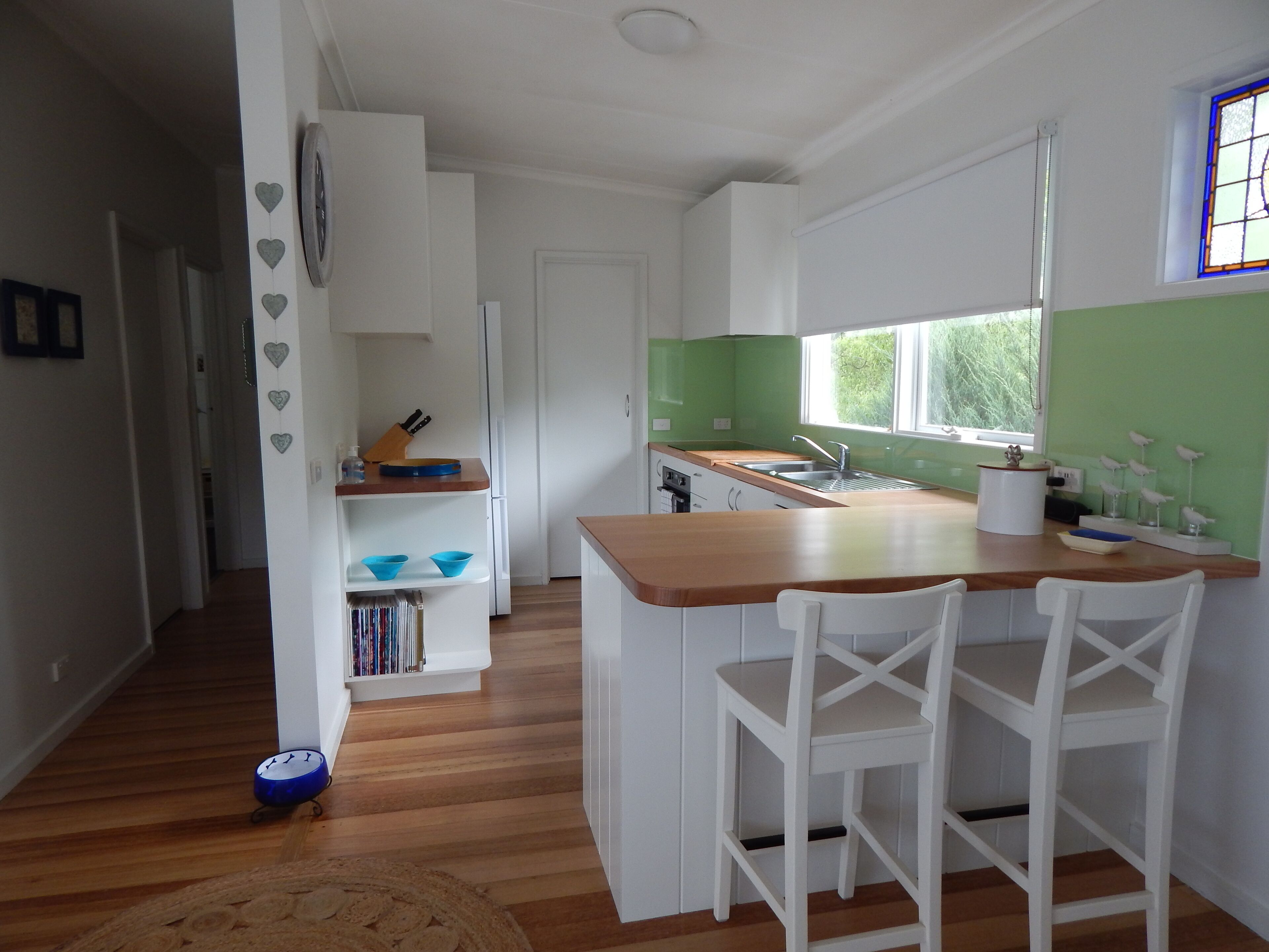 The Gulls Dromana Beach House, Dog Friendly.