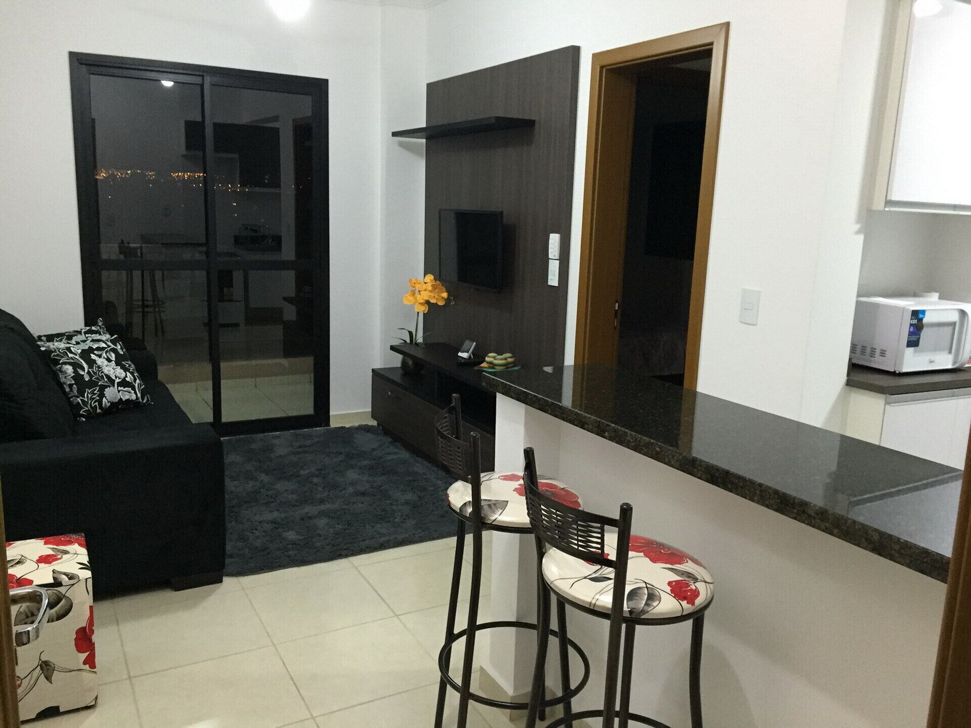 Apto. Whole 1 bedroom prox. FATESA, UNAERP and Barão de Mauá (AGRISHOW)