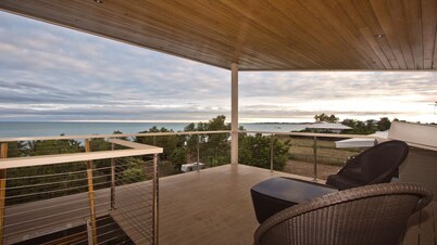 Koolinda by the Bay - Large Holiday Rental Ideal for Groups & Families