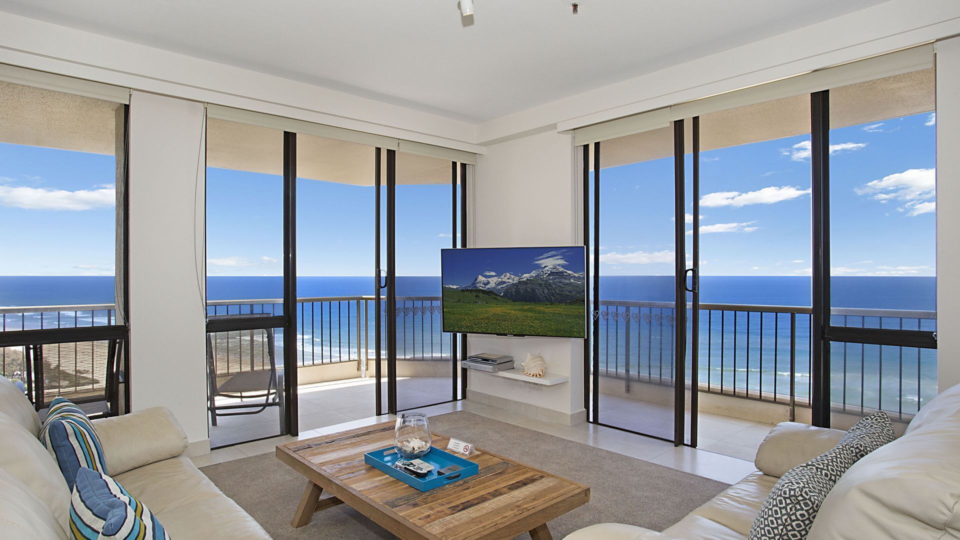 PARADISE CENTRE ALLUNGA 17TH FLOOR 3 BRM