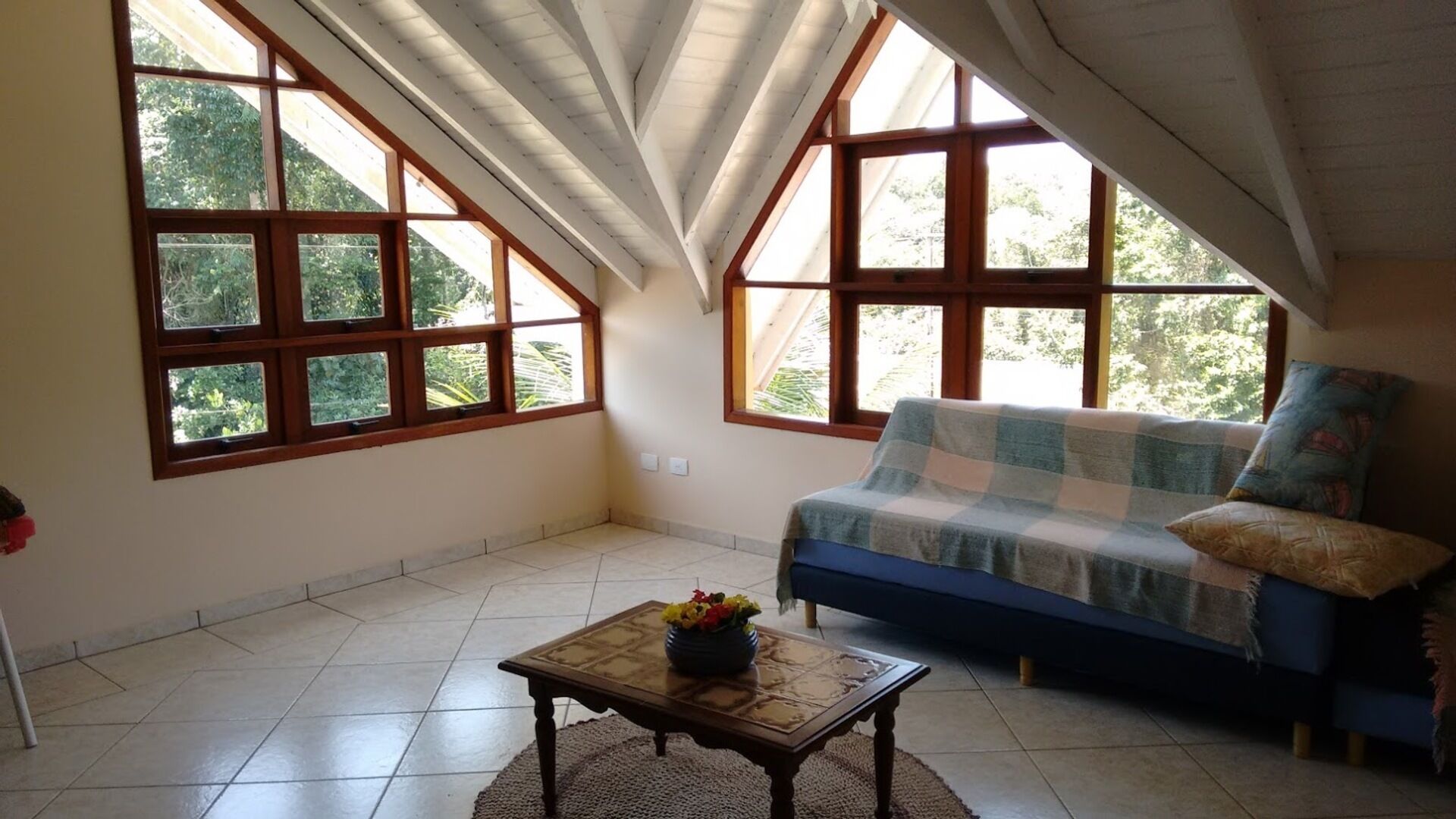 Large house with pool and soccer field - condominium with 24 hour surveillance - Wi-Fi