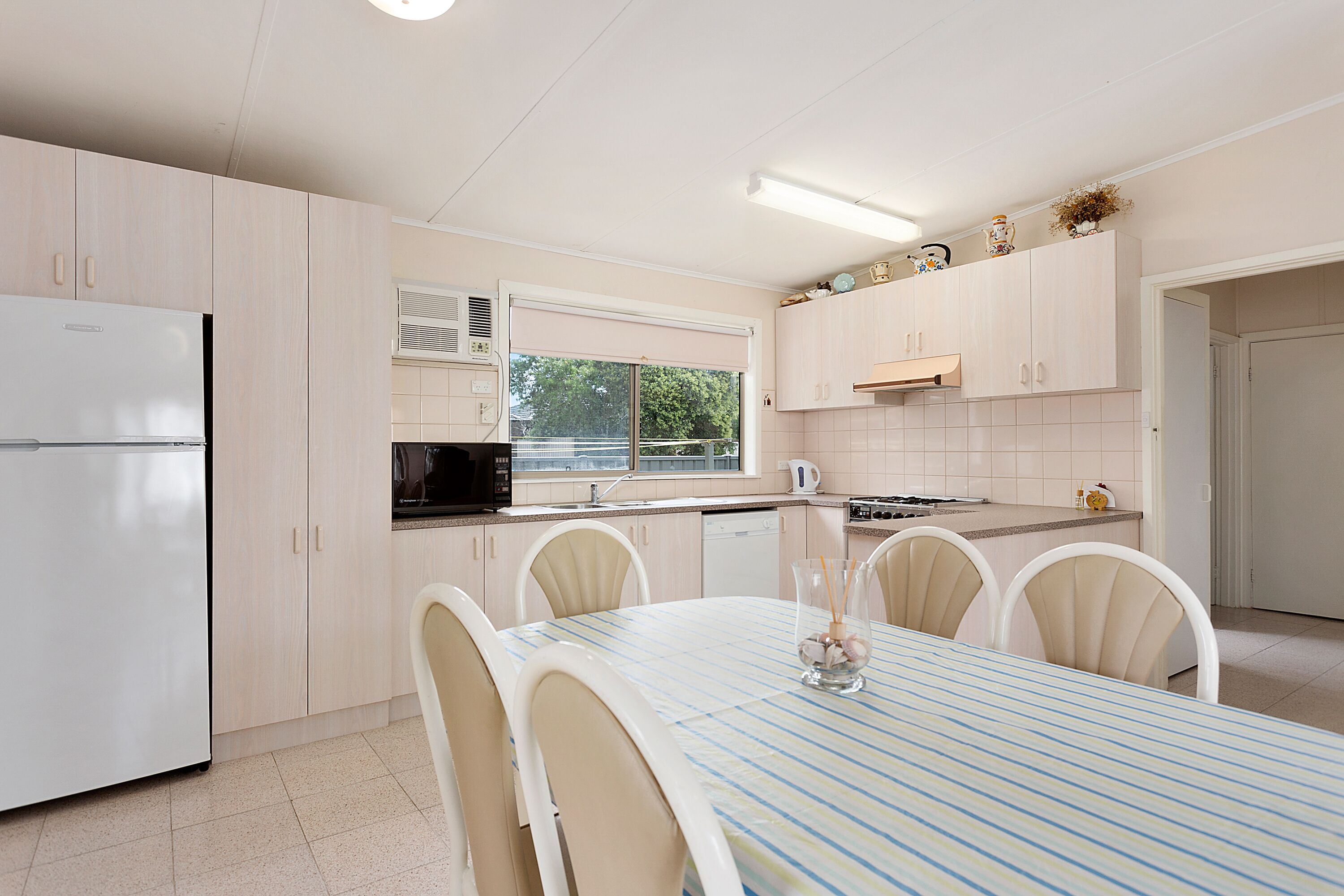 Clean, budget Hot Springs Accommodation, walk to the beach