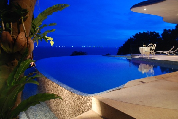 private infinity edge swimming pool has color-changing lights!