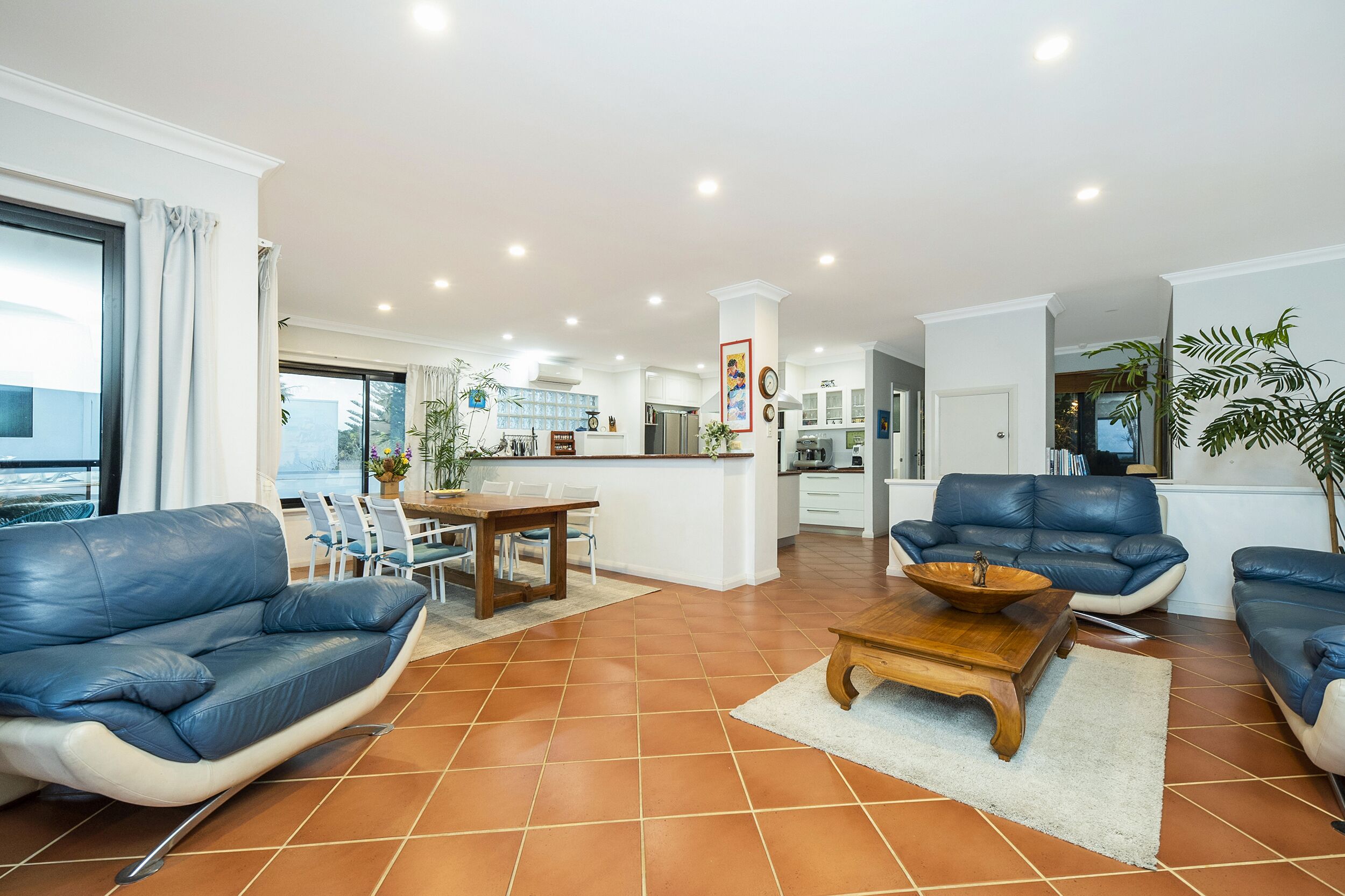 Mullaloo Beach L'Oceanne — image 21