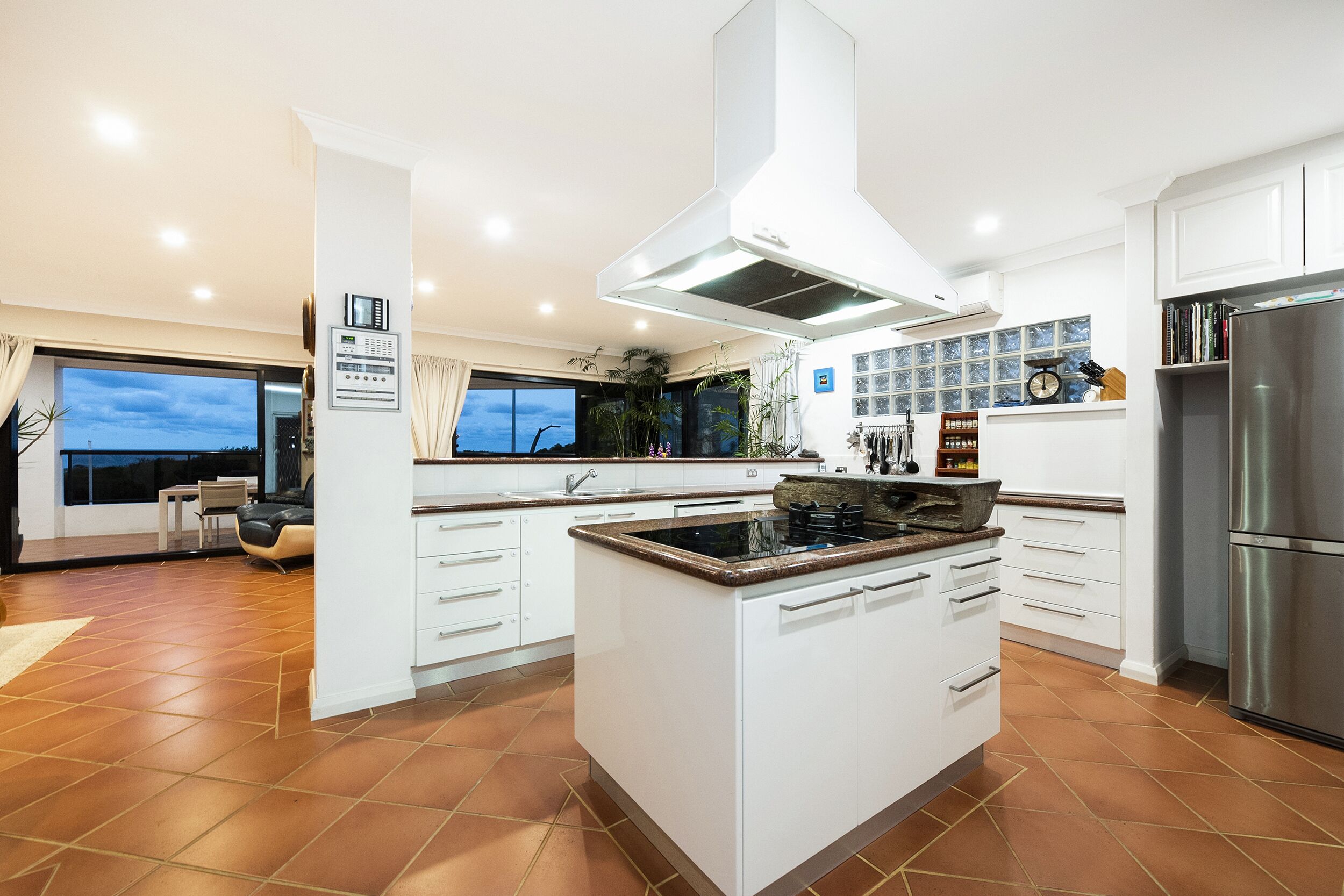 Mullaloo Beach L'Oceanne — image 17