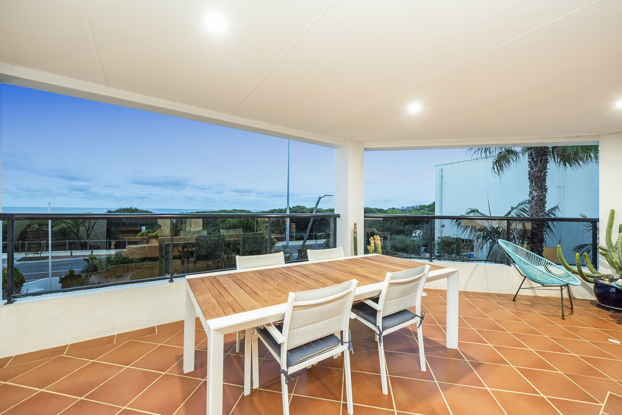 Mullaloo Beach L'Oceanne — image 10