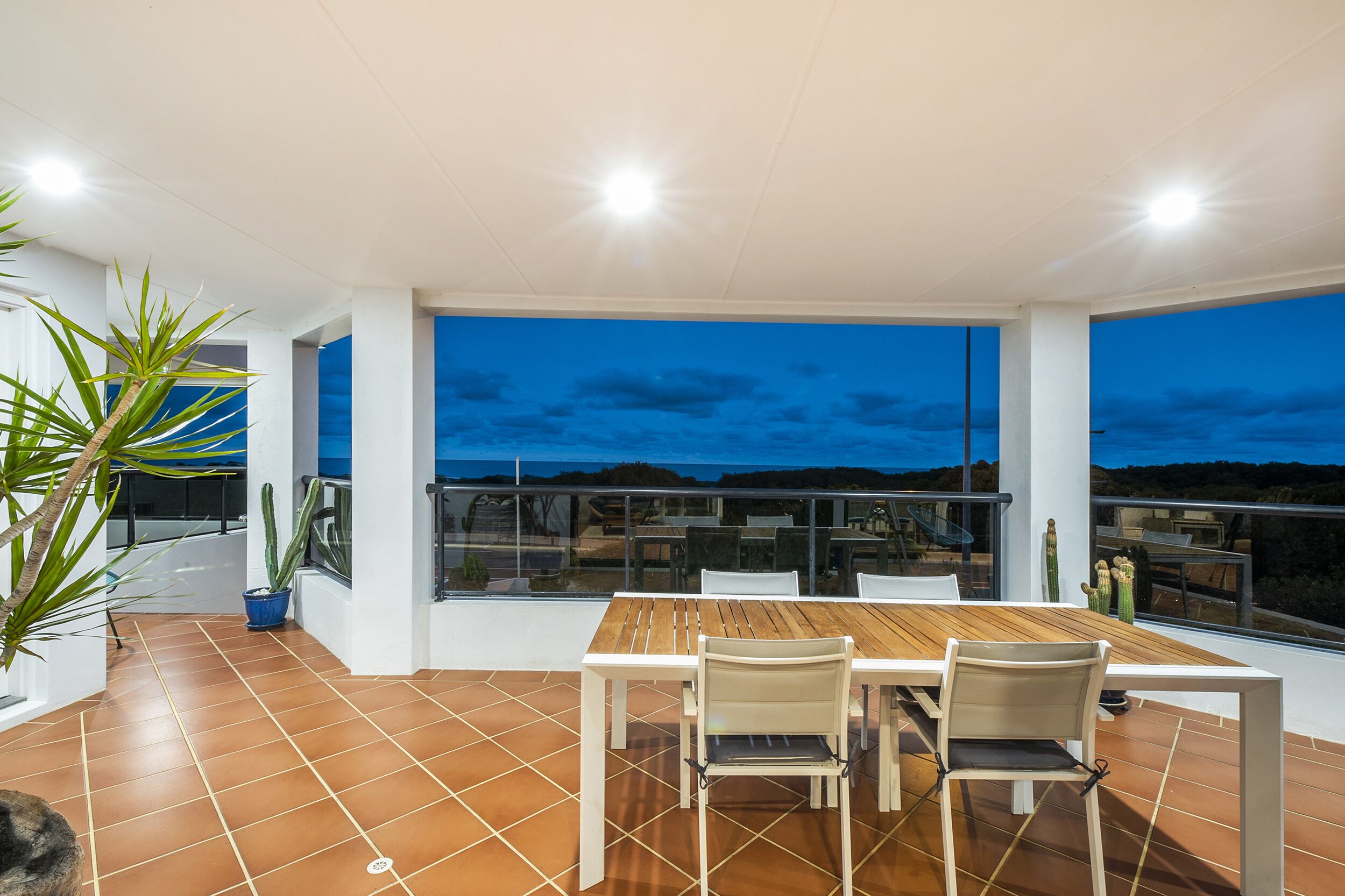 Mullaloo Beach L'Oceanne — image 12