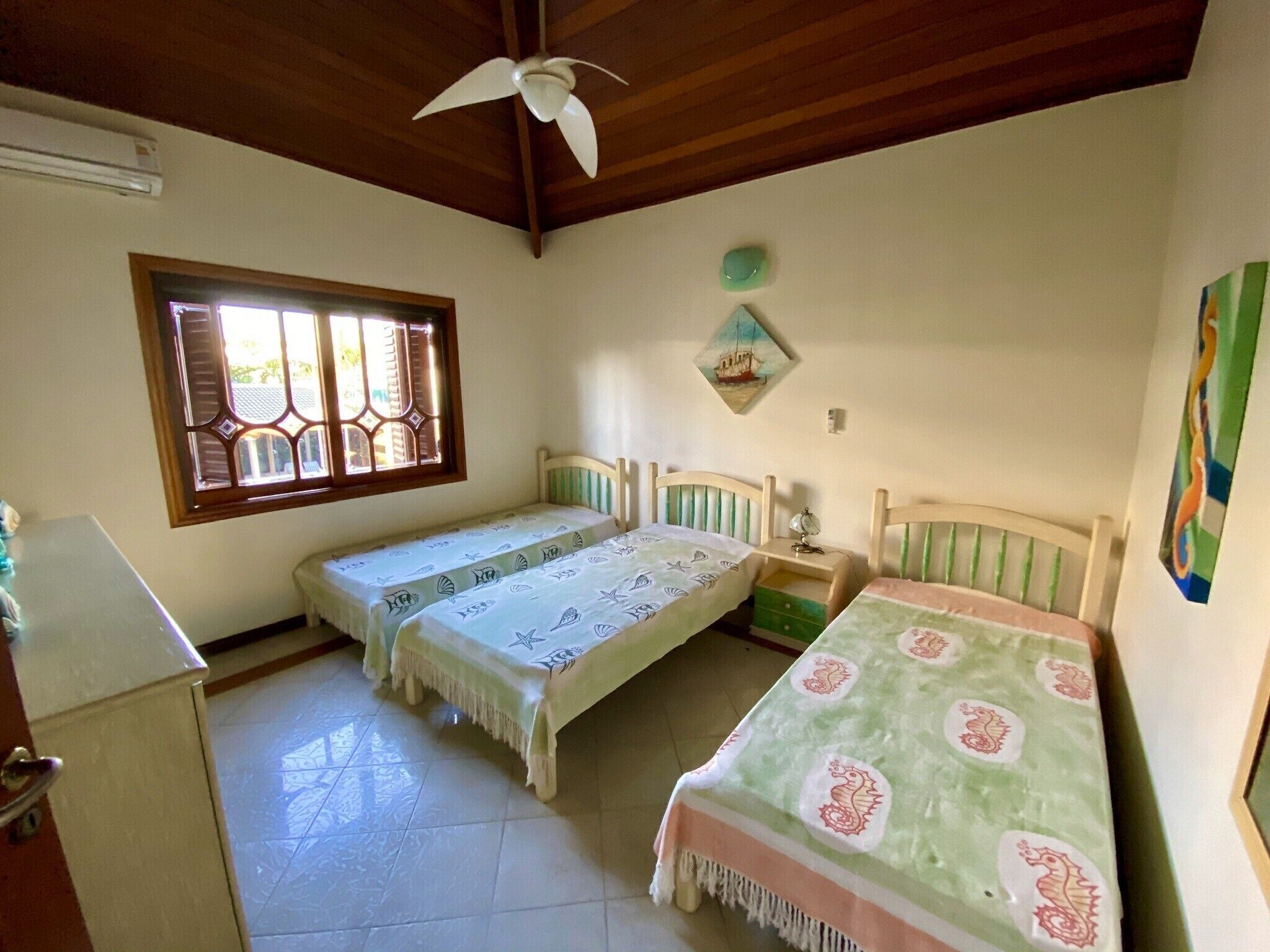 Beach house in gated community - Hanga Roa