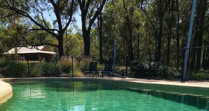 Kookaburra Cottage Hunter Valley central to wineries, restaurants & attractions