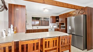 Fridge, oven, stovetop, dishwasher