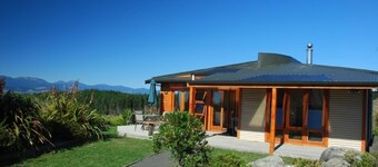 Mapua Heights Cottage; 'a gem among gems'