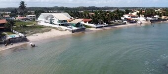Vackert herrgård i porto de kycklingar / serrambi strand vid havet