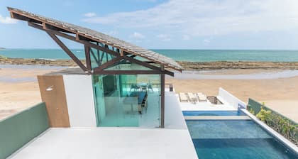 Beau manoir Ă porto de chickens / plage de serrambi en bord de mer