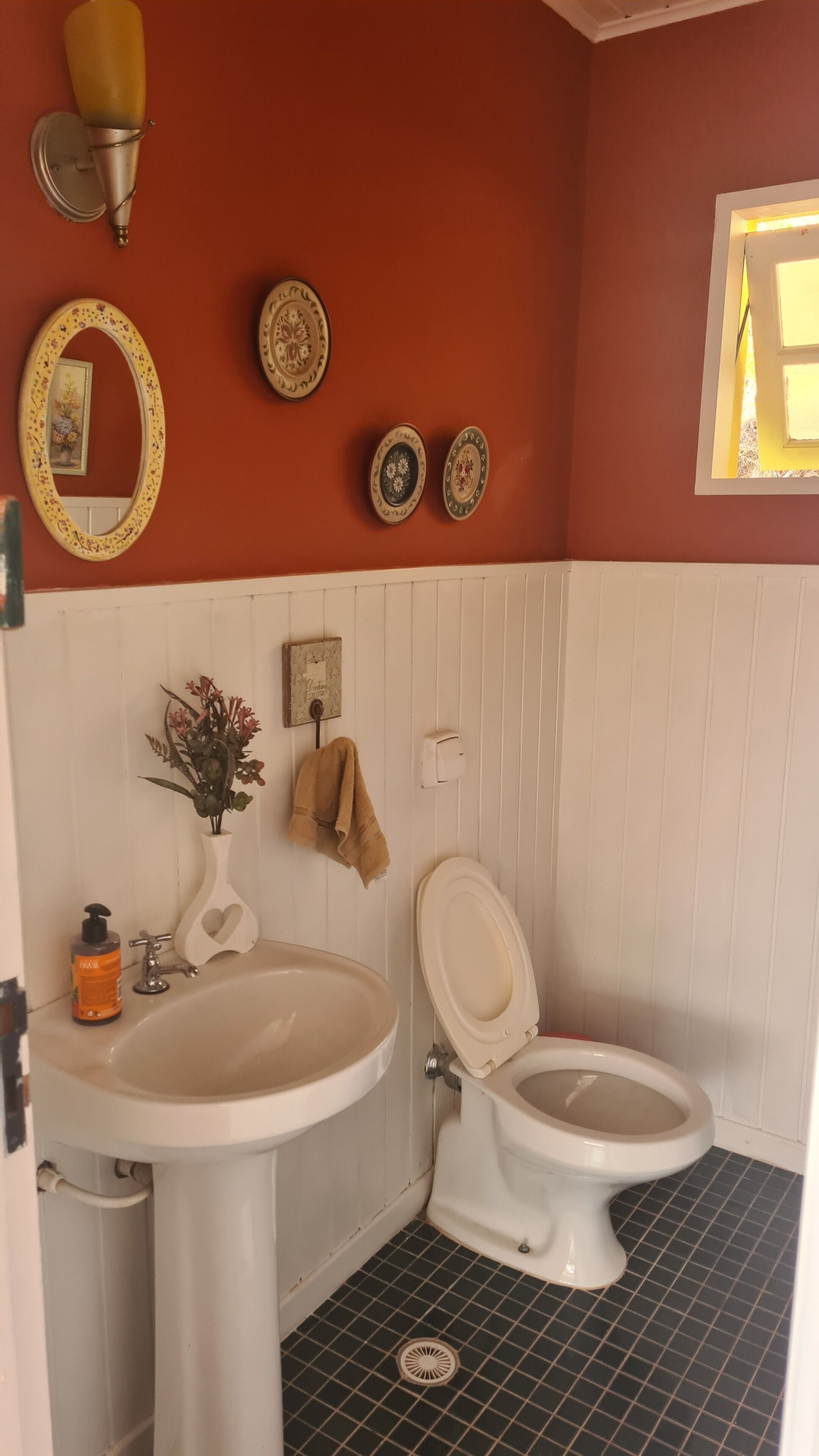 House cozy, romantic and charming amidst lush nature.