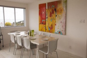 Dining - Bayview Retreat Oneroa (Oneroa)