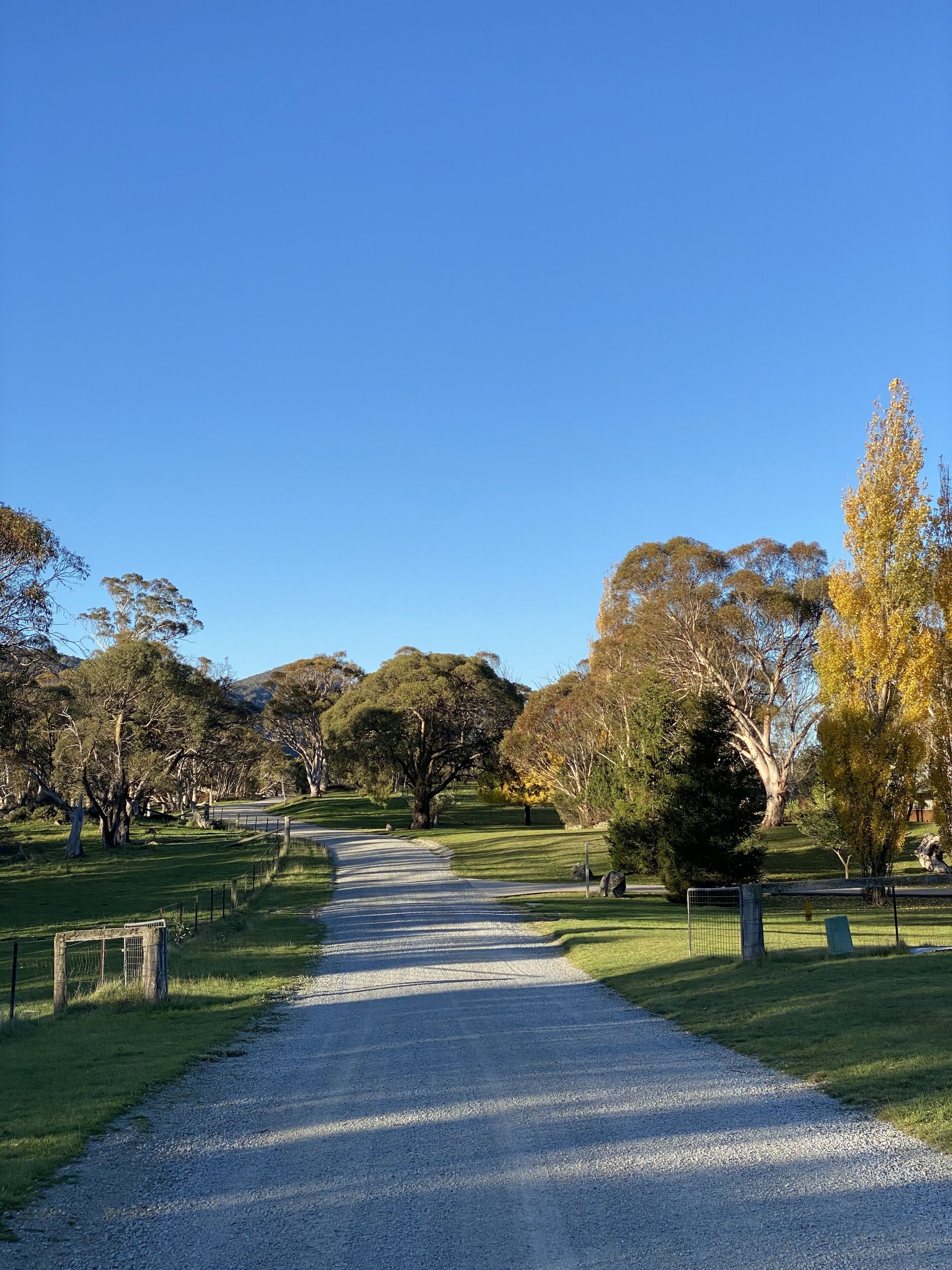 Snowy Mountains | self contained Residence | Crackenback | Sleeps 10 | Wood Fire — image 2