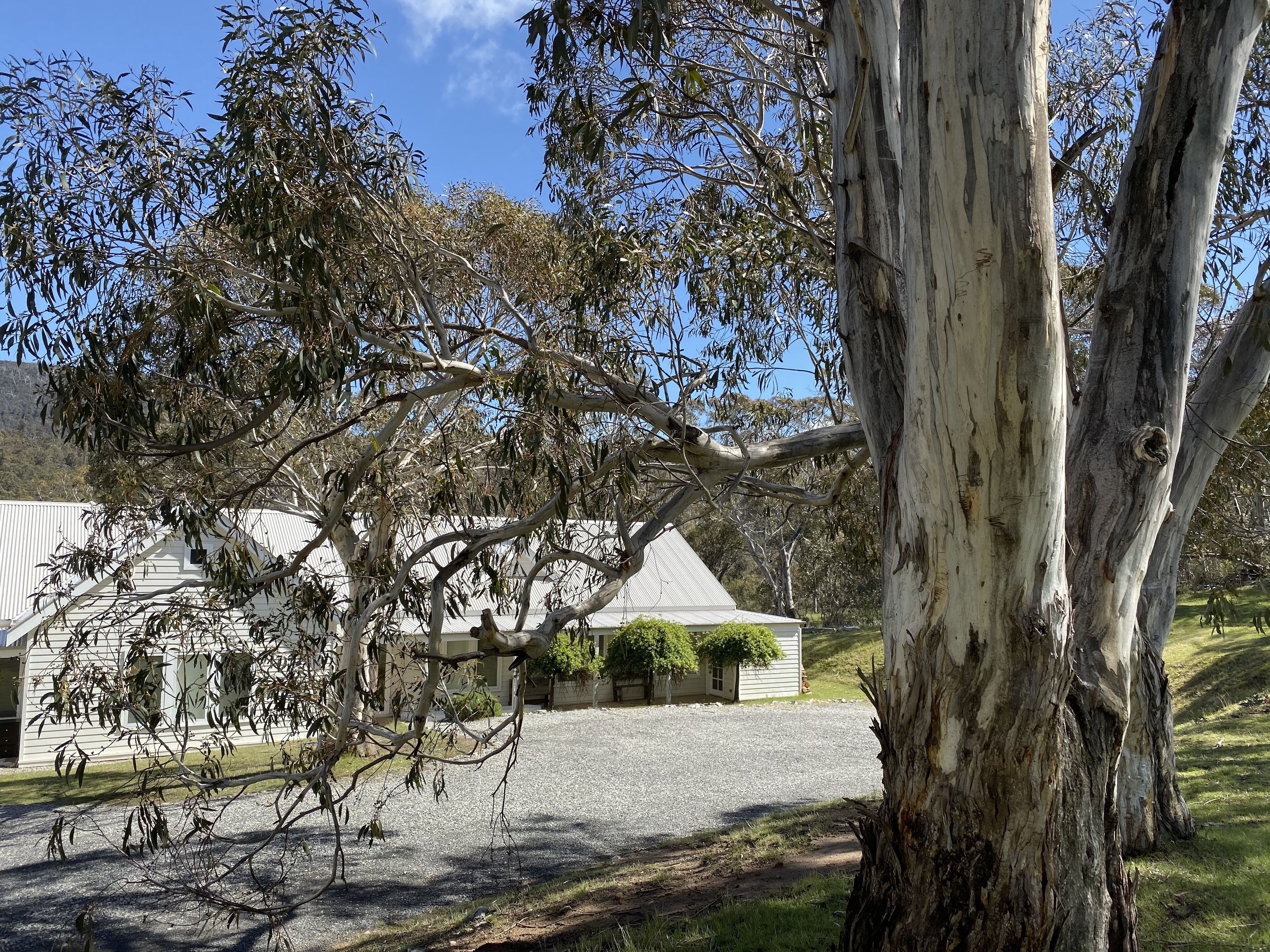 Snowy Mountains | self contained Residence | Crackenback | Sleeps 10 | Wood Fire — image 24