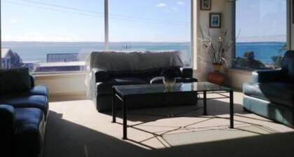 Beach Escape with Ocean at your doorstep! Grand Prix Circuit