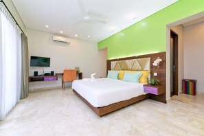 6 bedrooms, iron/ironing board, WiFi, bed sheets - ⚡⚡⚡ Party Villa ⚡⚡⚡ True Colors up to 26 sleeps, 6 BR (Kuta)