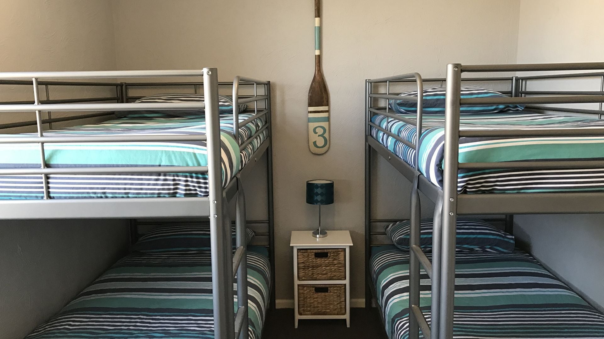 Beachfront at Glenelg — image 10