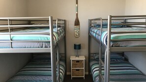 3 makuuhuonetta, silitysrauta/-lauta, vauvan matkasänky, ilmainen Wi-Fi