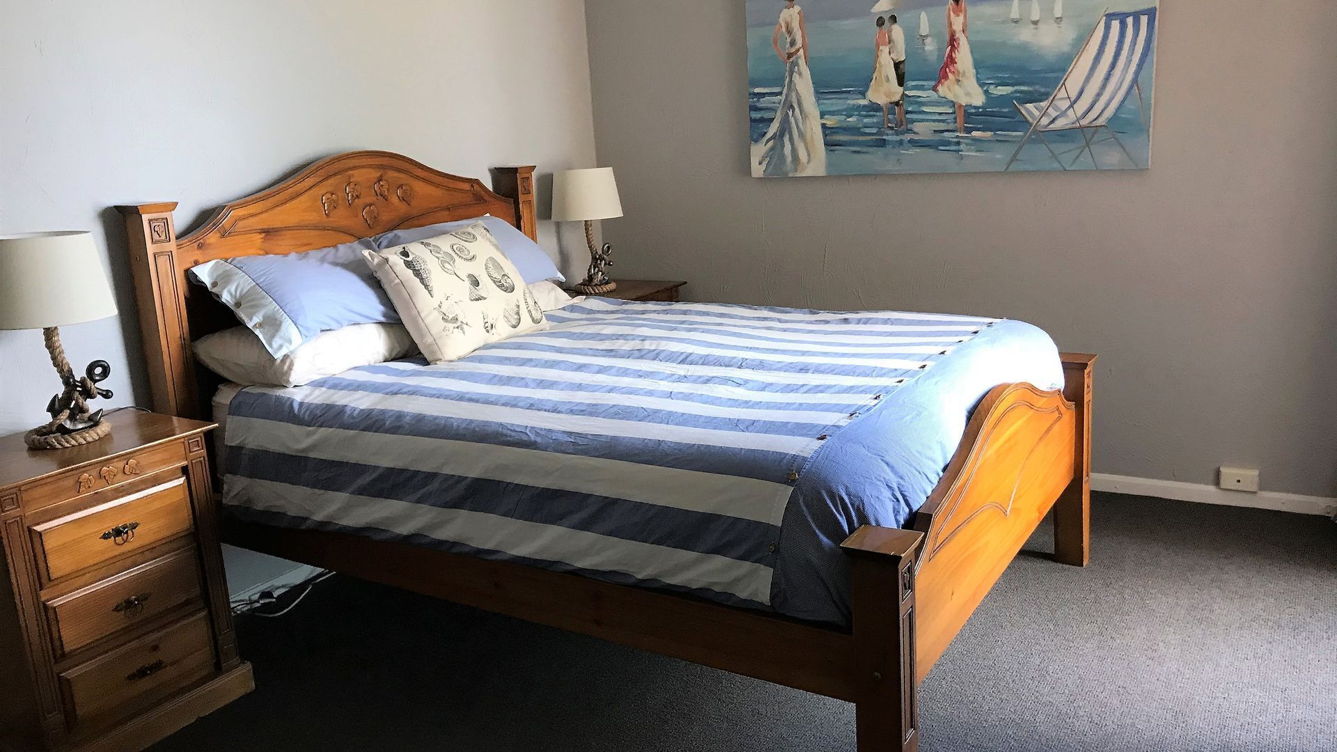 Beachfront at Glenelg — image 8