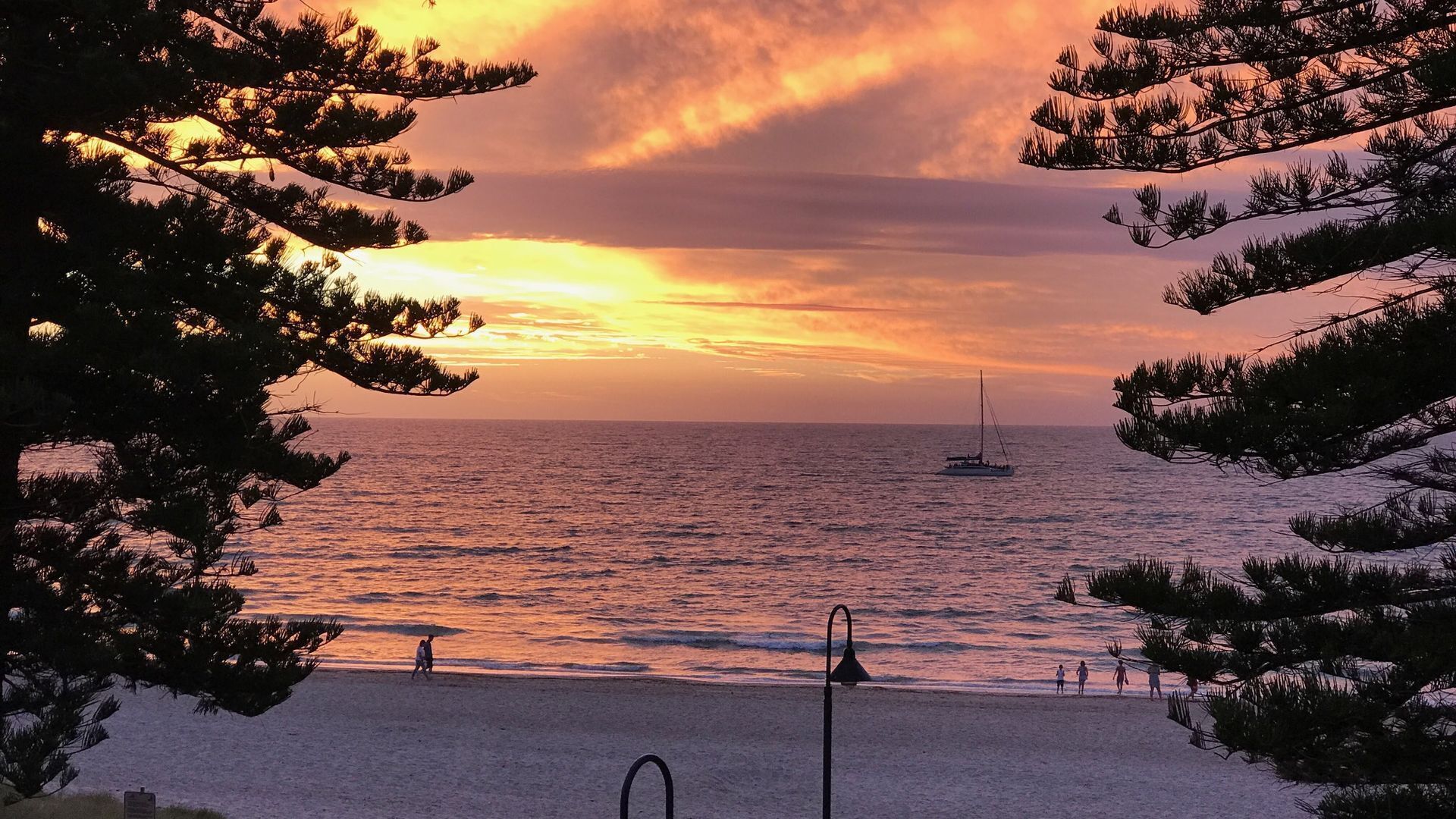Beachfront at Glenelg — image 20