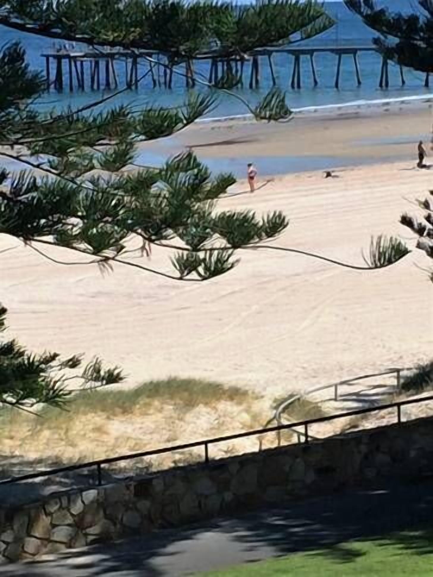 Beachfront at Glenelg — image 7