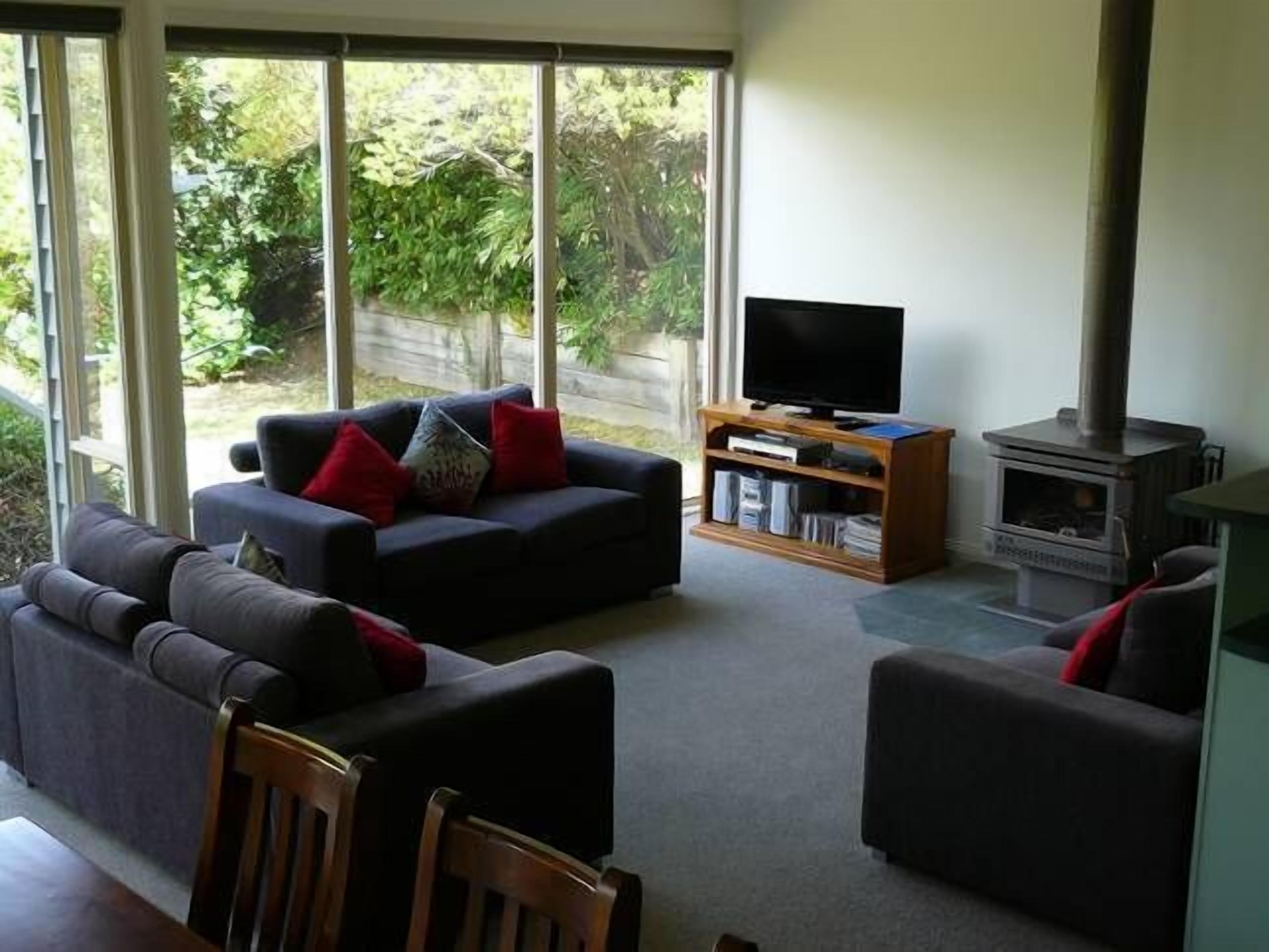 LA MONT VUE @ the Base of Mt Buller Stunning mountain Views